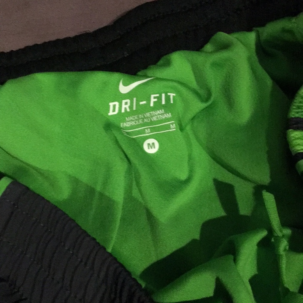Shorts - Picture 3 of 3